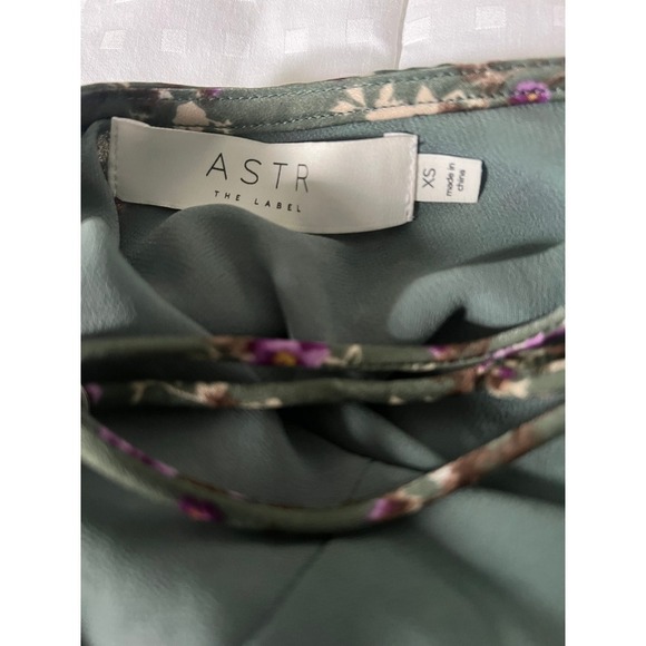 ASTR The Label Floral Slip Dress Olive Green  Cowl Neck Criss Cross Back… - Picture 7 of 7